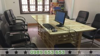 ban lam viec van phong go thong pallet